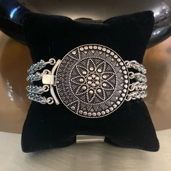 Handmade thick chunky boho round mandala design clasp charm silver bracelet - Picture 5 of 15